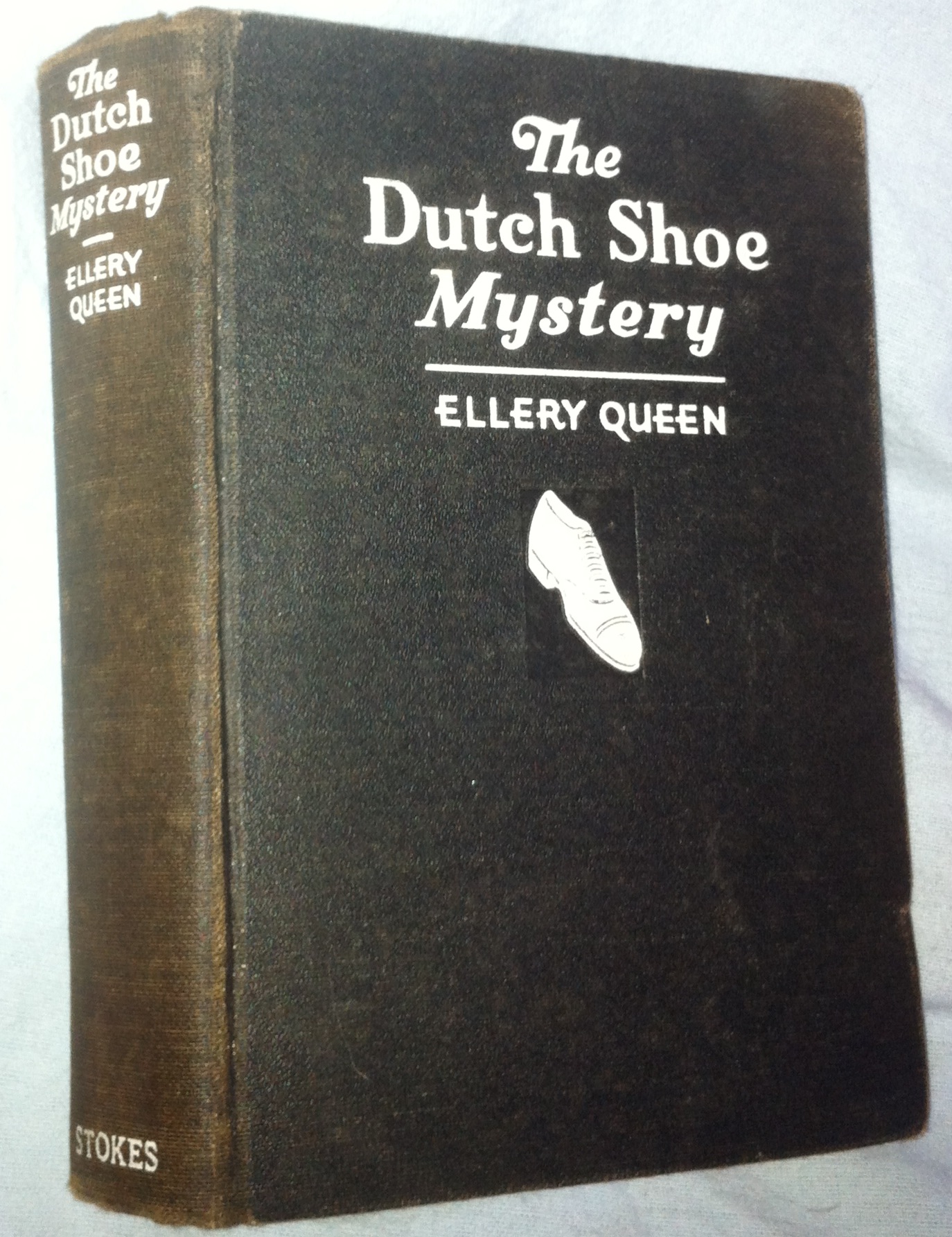 queen shoe cover